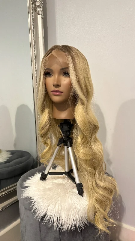 Synthetic lace wig with a heat - resistant formulaSHANTI 26" Blonde Balayage 13x4 Lace Front Wig Synthetic lace wig with a heat - resistant formulaSHANTI 26" Blonde Balayage 13x4 Lace Front Wig