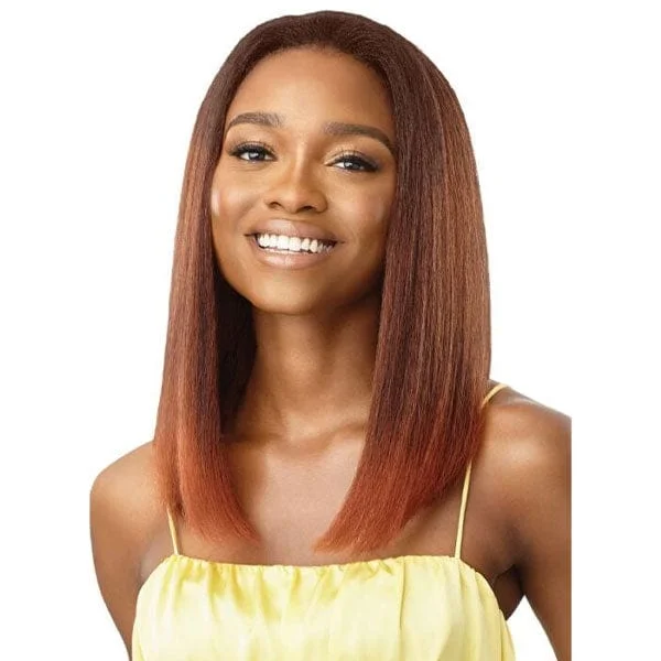 Half wig with a honey - blonde color for a warm and sunny appearanceOutre Converti Cap Synthetic Hair Wig - FOREVER ANNIE Half wig with a honey - blonde color for a warm and sunny appearanceOutre Converti Cap Synthetic Hair Wig - FOREVER ANNIE