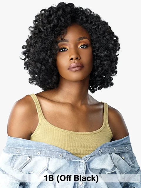 Half wig with a curly fringe for a playful and youthful vibeSensationnel Instant Weave Curls Kinks & Co Half Wig - ROLE MODEL Half wig with a curly fringe for a playful and youthful vibeSensationnel Instant Weave Curls Kinks & Co Half Wig - ROLE MODEL