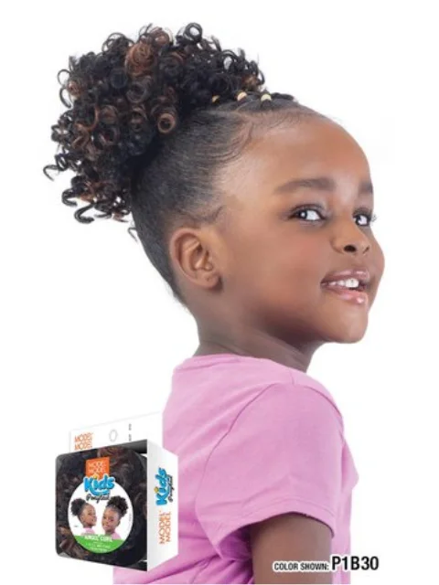 Braided hair buns combining braids and a bunModel Model Glance Kids Ponytail - ANGEL CURL Braided hair buns combining braids and a bunModel Model Glance Kids Ponytail - ANGEL CURL