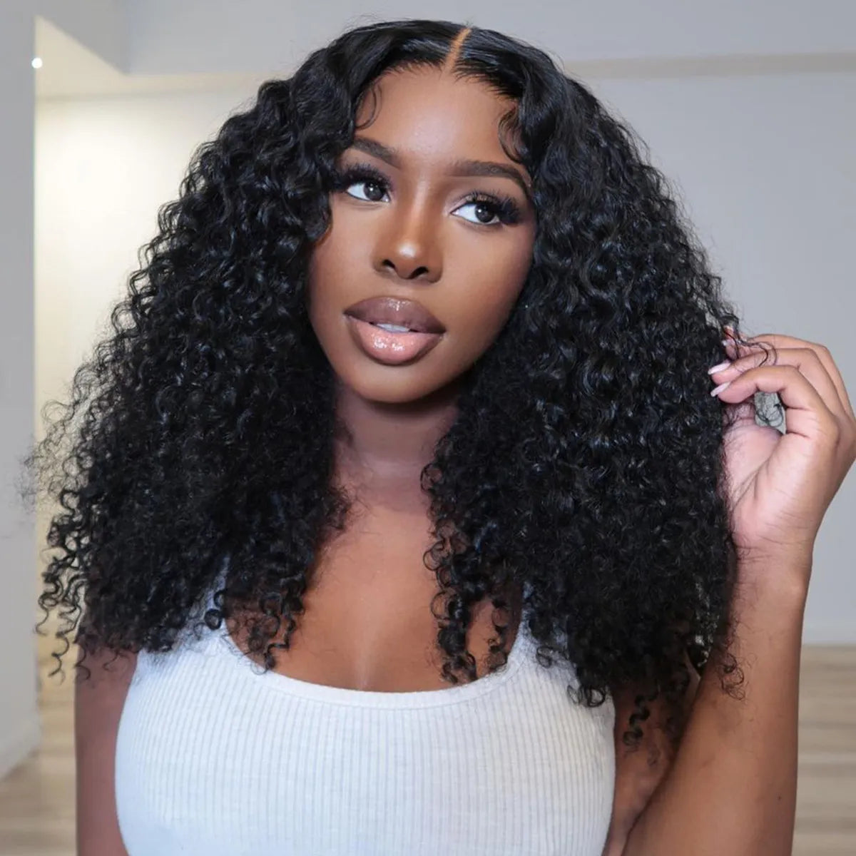 Curly wig with a silk - base cap for a comfortable and smooth feelWig Kathy - Original Curly 13X4 Frontal Wig 18" Curly wig with a silk - base cap for a comfortable and smooth feelWig Kathy - Original Curly 13X4 Frontal Wig 18"