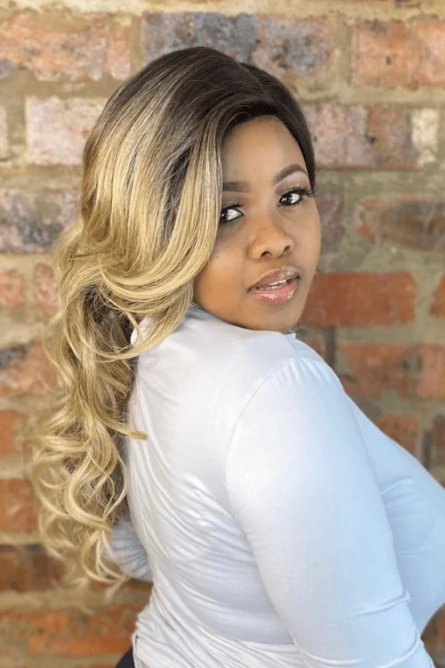 Glueless wig with a 180 - density for a full and thick appearanceBlond Highlights Body Wave Lace Front 23inch Synthetic Wig Glueless wig with a 180 - density for a full and thick appearanceBlond Highlights Body Wave Lace Front 23inch Synthetic Wig